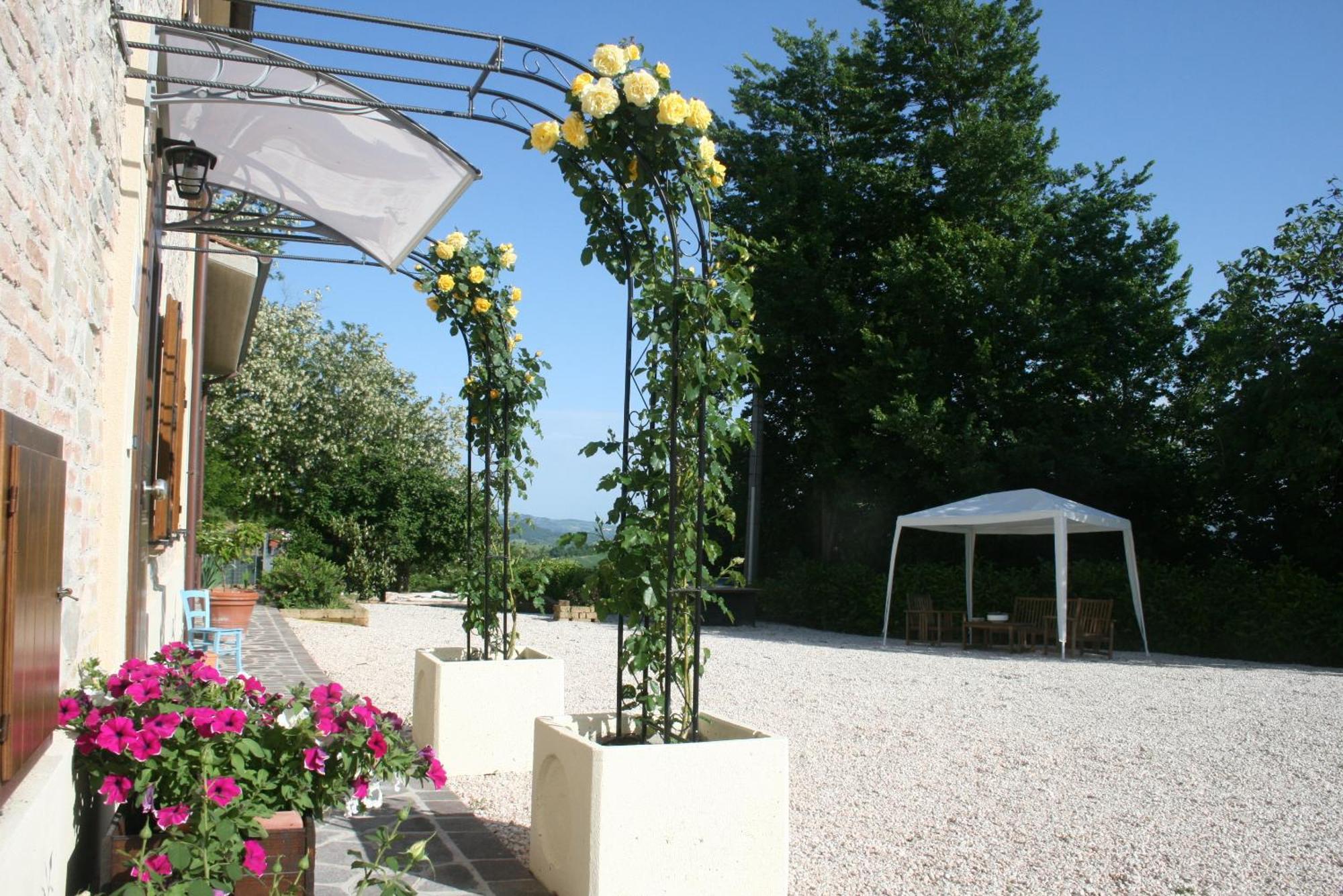 B&B La Fenice Montegridolfo Exterior photo
